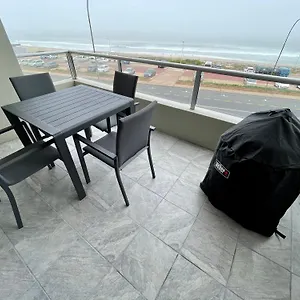 https://luxurious-2-bedroom-beach-apartment-with-a-view.hotels-capetown.com